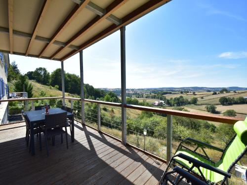 Cuzy House | Mansion in Cuzy with Pool & Forest Views