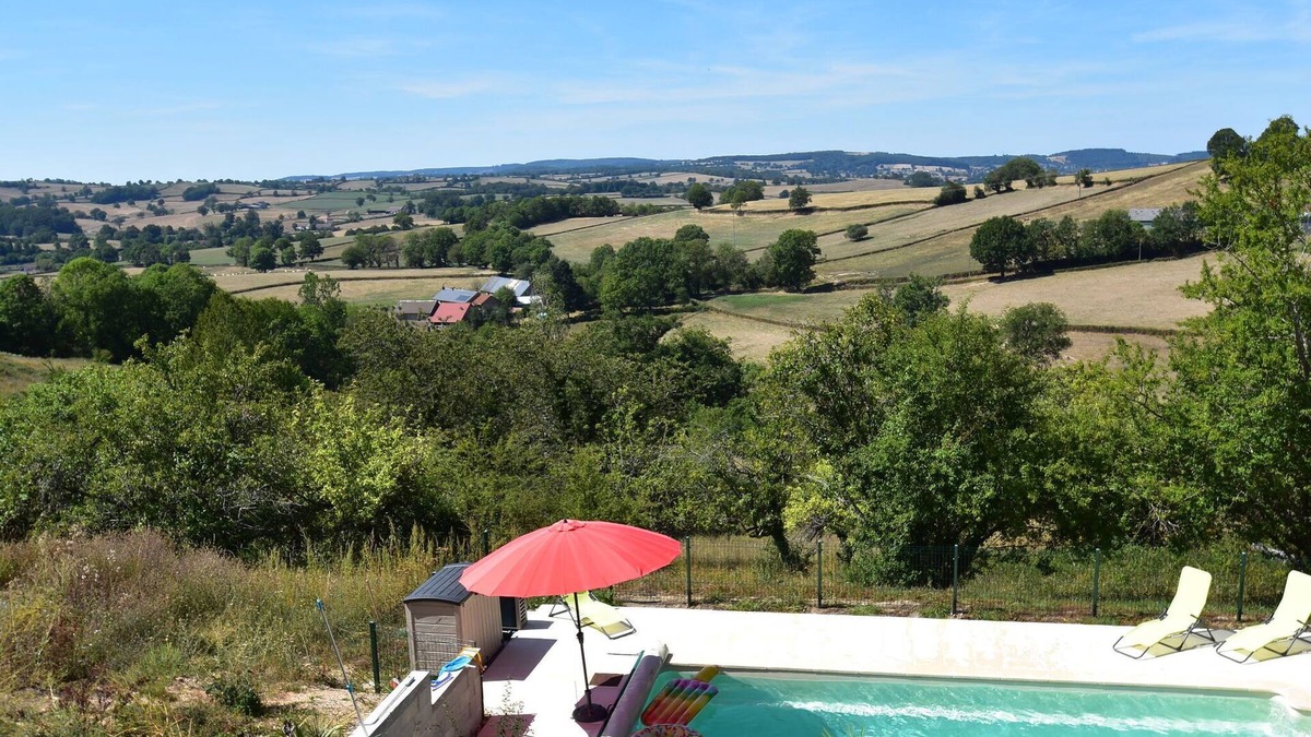 Cuzy Villa | Mansion in Cuzy with Pool and Scenic Views