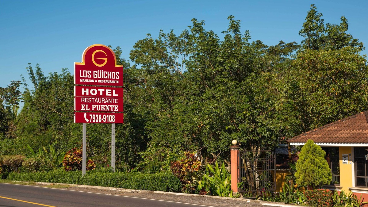 Santa Cruz Mulua Hotel | Mansion Los Guichos