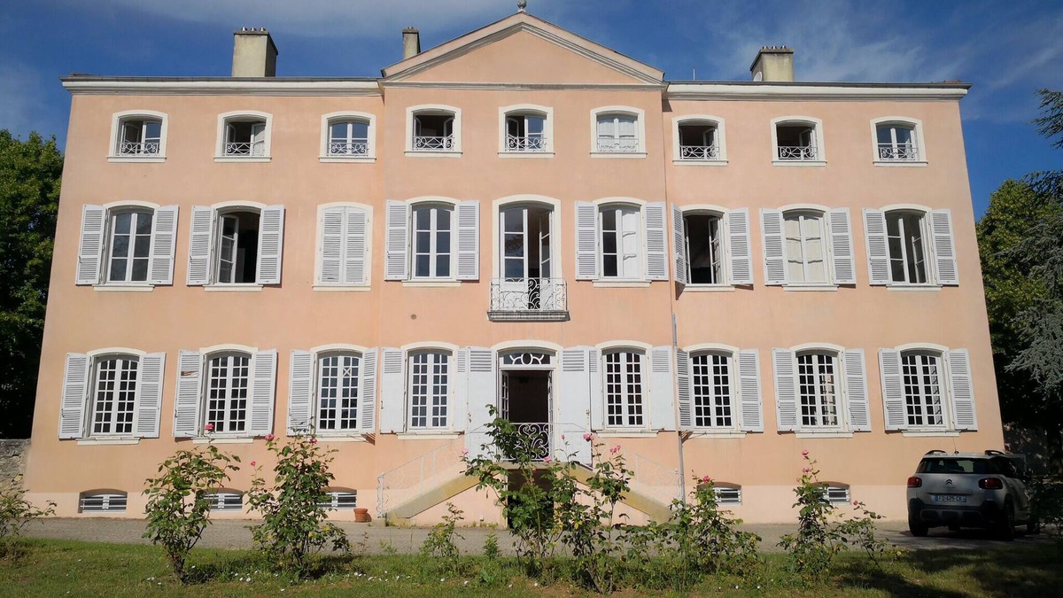 Lancie Other | Mansion - swimming pool - Château beaujolais