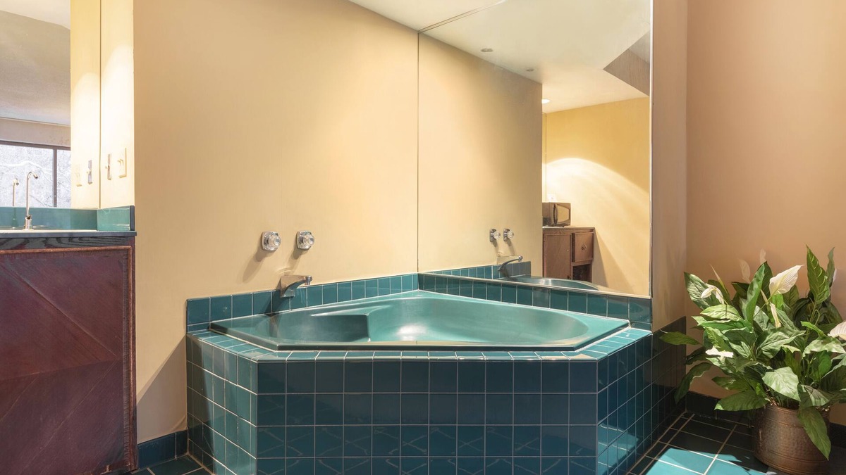 Springfield Hotel | Mansion View Inn and Suite
