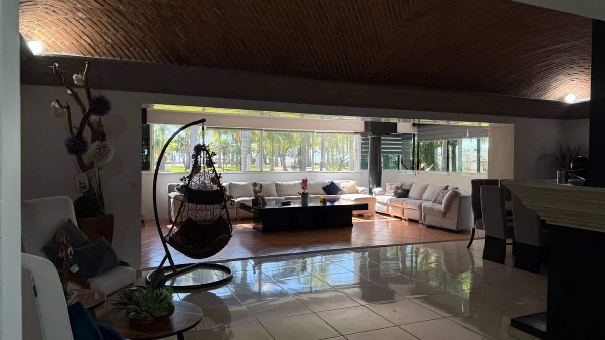 Riberas del Pilar House | Mansion with Lake View, Garden and Pool