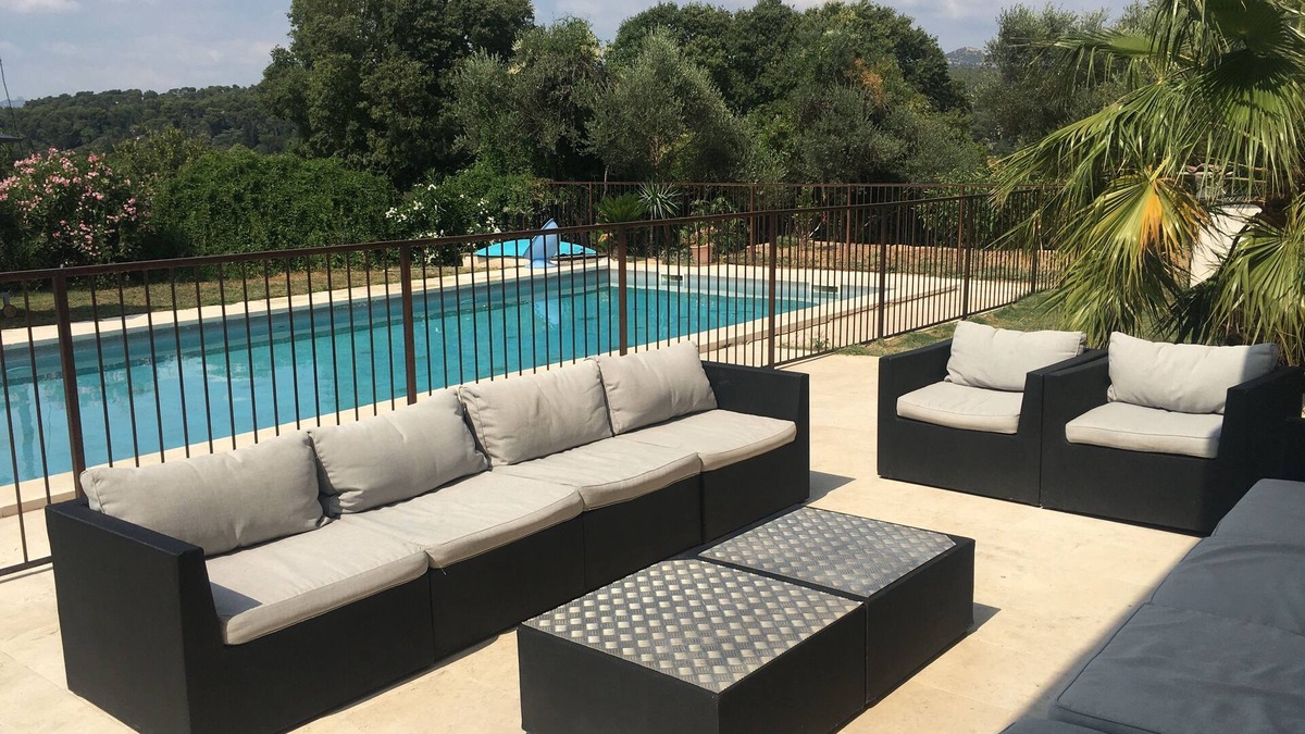 Les Trois Lucs House | Mansion with large swimming pool in Marseille, ideal for 2 or 3 families.