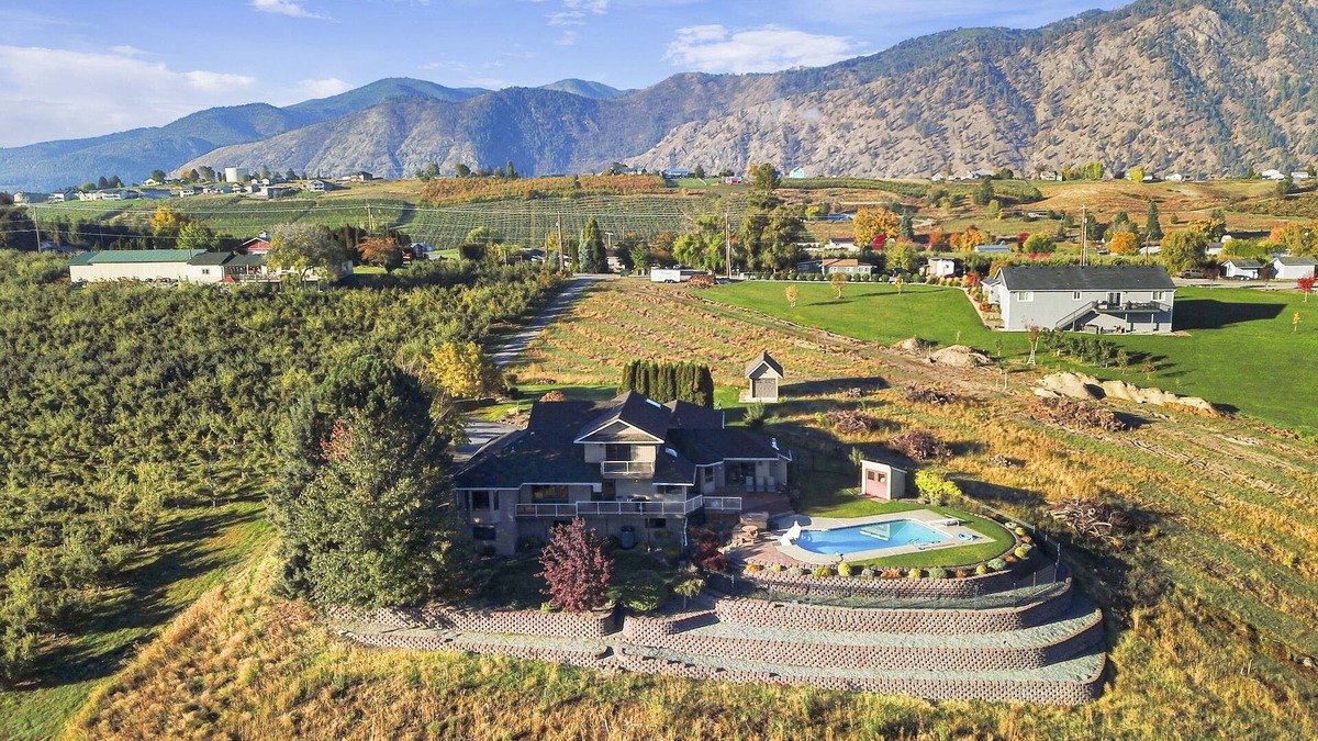 Manson House | Manson Getaway with Pool that boasts stunning views of 3 Lakes