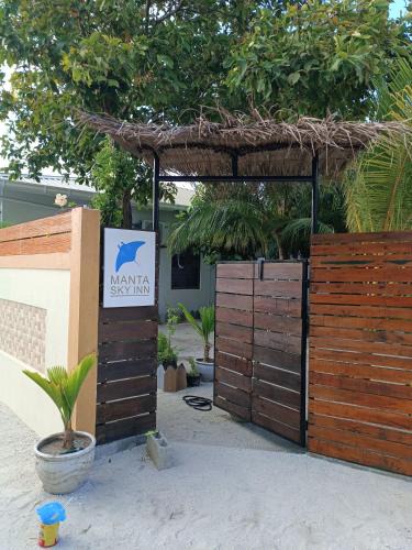 Dharavandhoo Bed & Breakfast | Manta Sky Inn