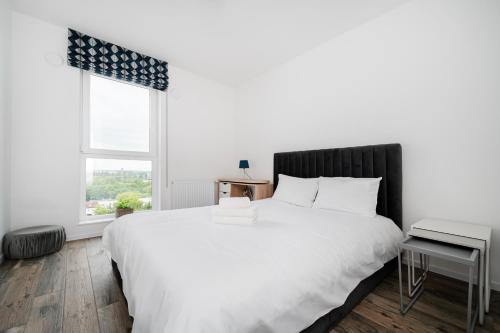 Baluty Apartment | Manufaktura Comfort Apartment by BookingHost