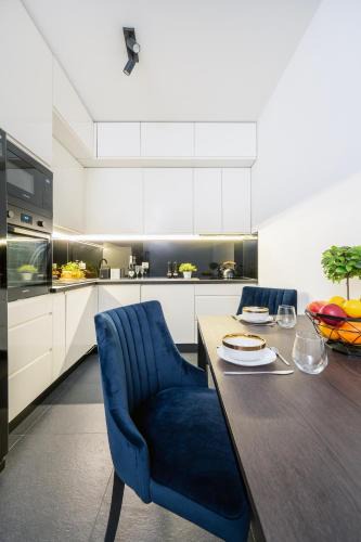 Baluty Apartment | Manufaktura Residence - Apartamenty Industrial z Parkingiem i Dwoma Łazienkami