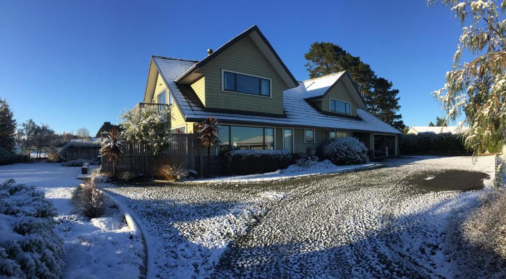 Ohakune Bed & Breakfast | Manuka Lodge B&B