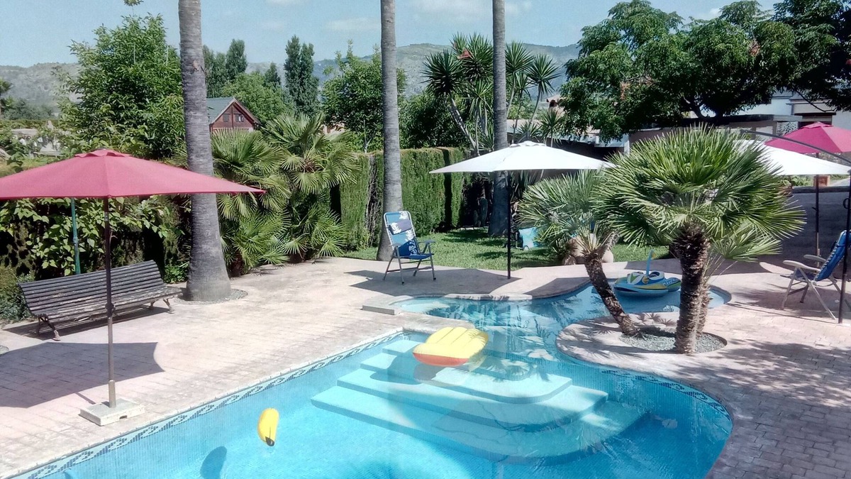 Castello de la Plana Cottage | Mapagog: CASA PIXAVI, Surrounded by orange trees between the mountains and the beach