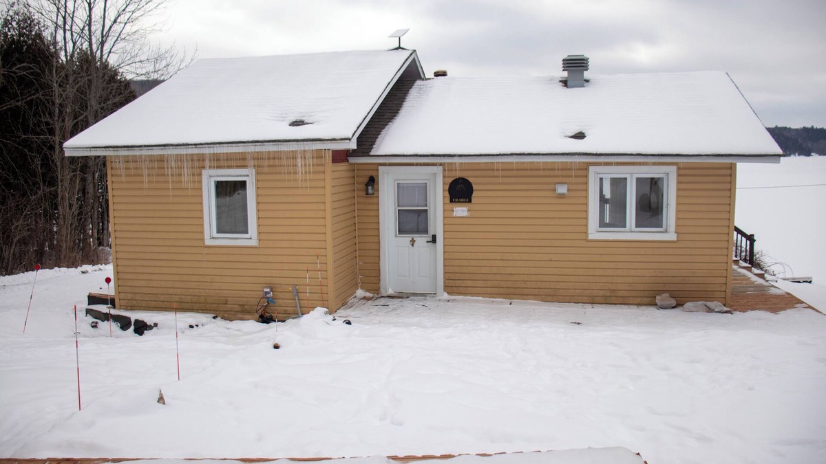 Northfield Cottage | Maple 3Br Lakefront Cottage | Gracefield