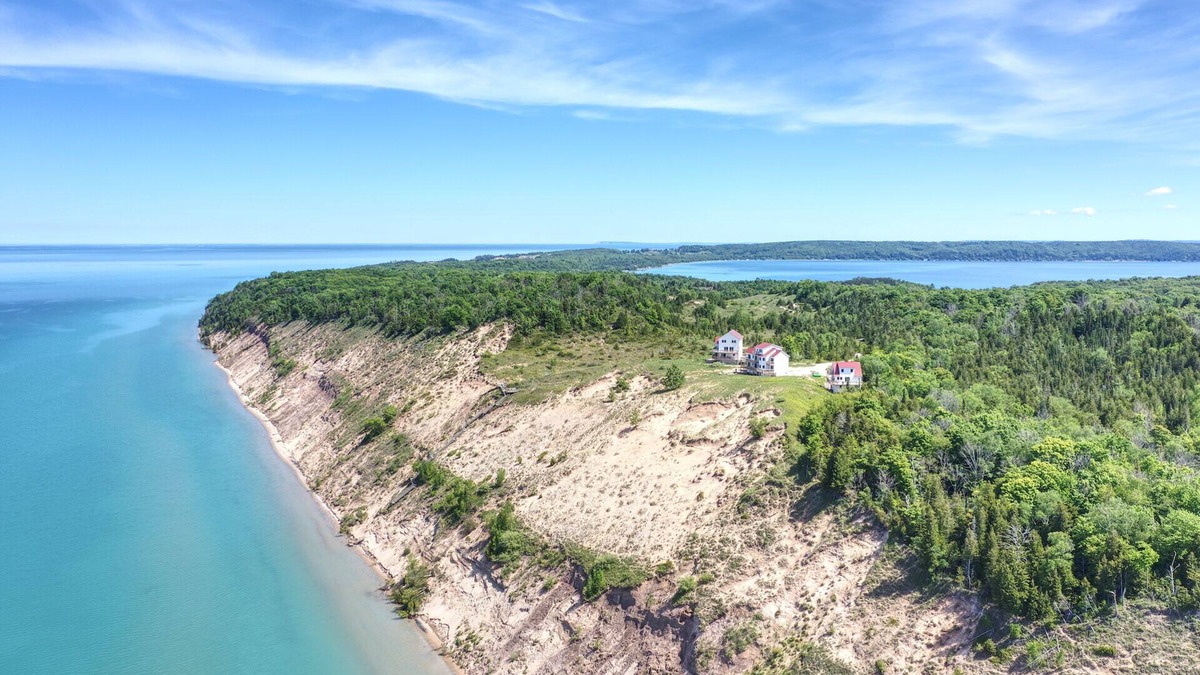 Frankfort House | Maple at Lake Bluff Preserve-Spectacular Lake Michigan Views-Sleeps 12