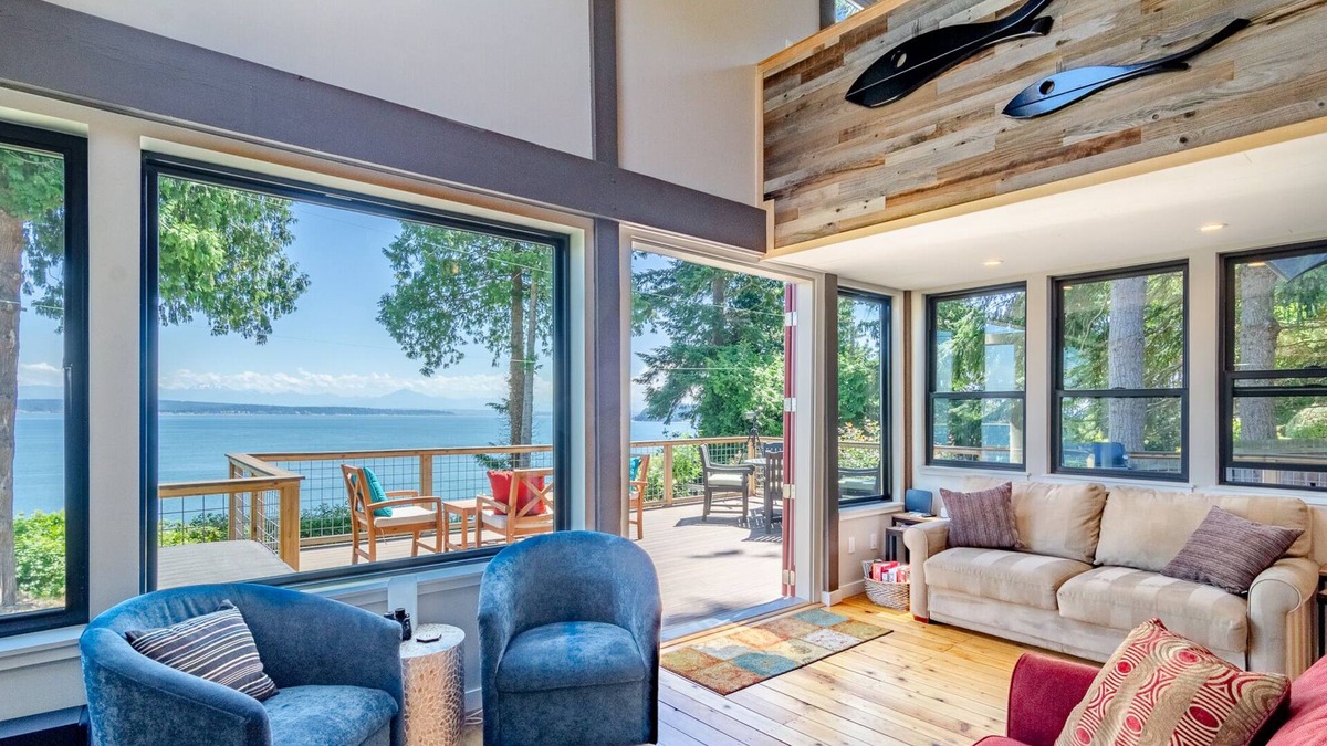 Langley House | Maple Cove Hideaway - Ocean Front Cabin - Close To Langley!