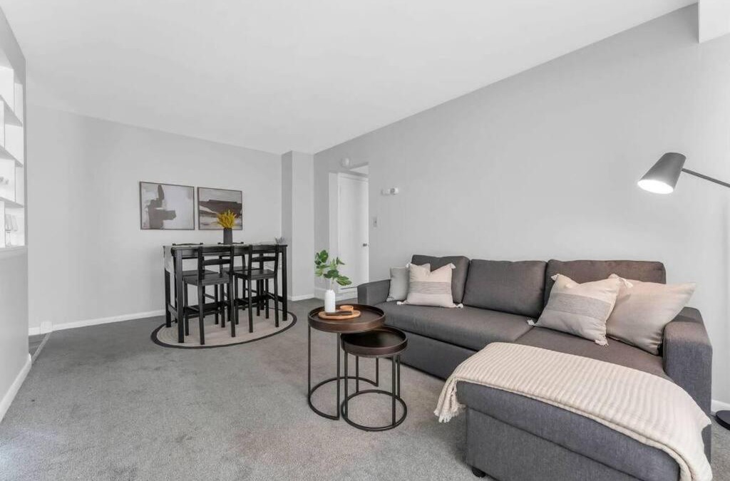 Maple Heights Apartment | Maple Heights Getaway