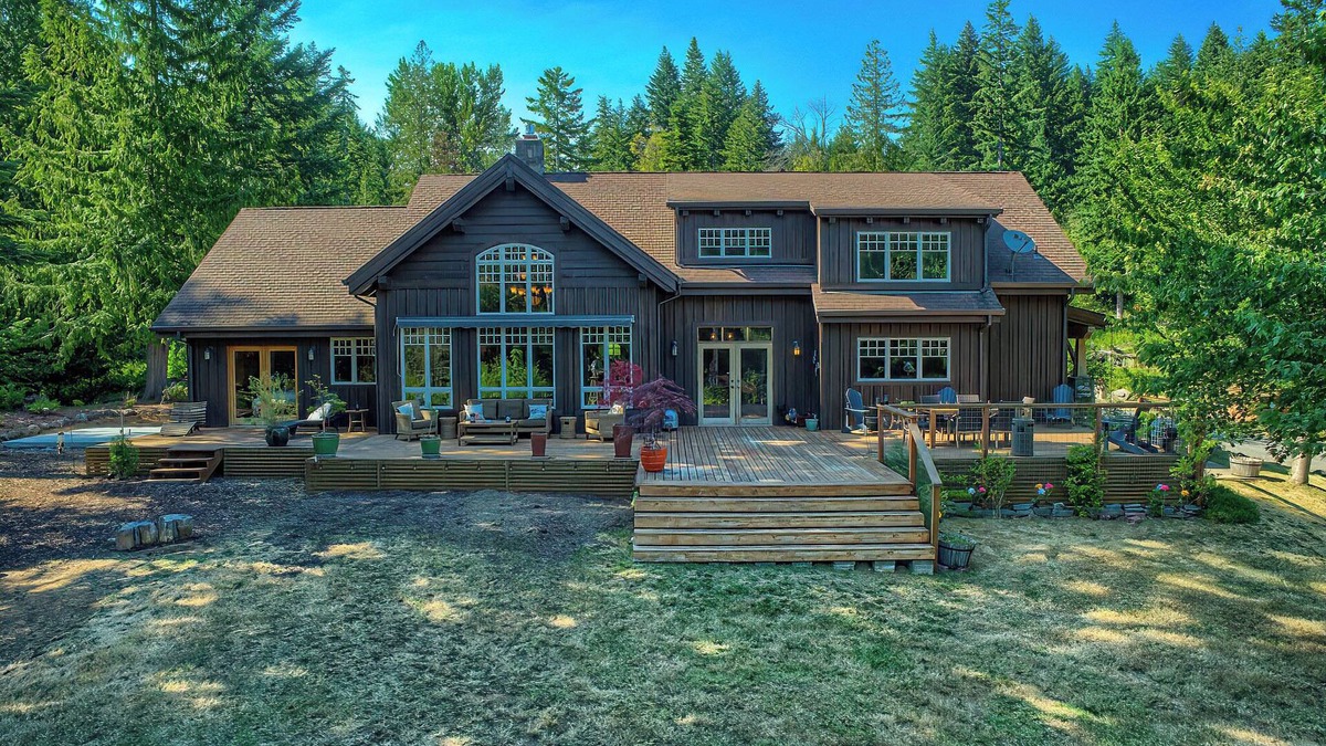 Stevenson House | Maple Hill Lodge, Stevenson, WA Retreat, Hot Tub, AC, near recreation!