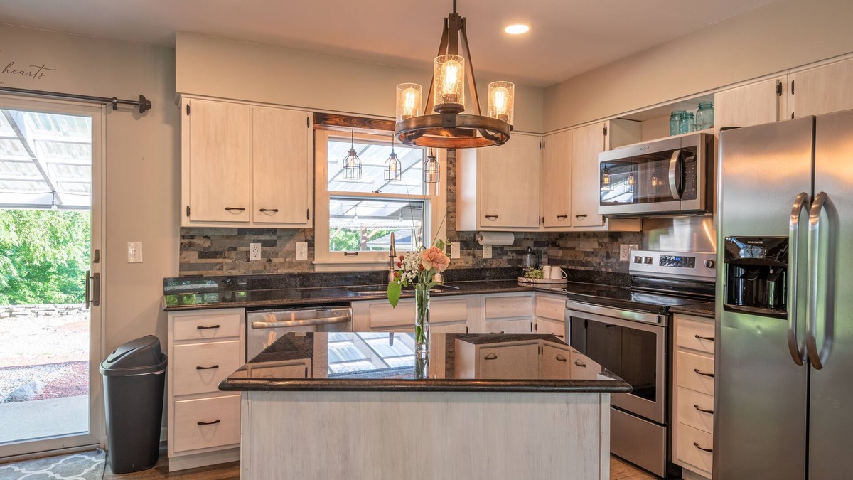 Decatur House | Maple Knoll | 3 Bed, 2 Bath