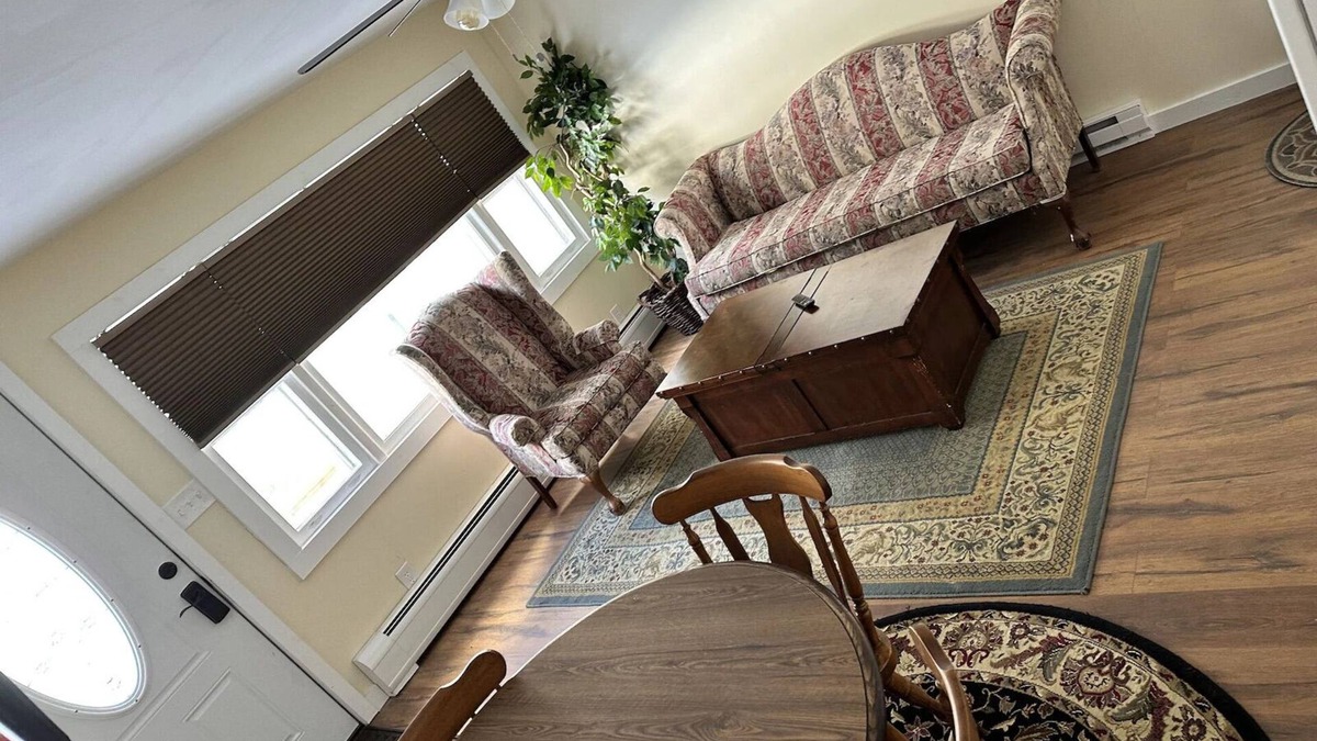 Schroon Lake Hotel | Maple Leaf Lodge- Suite MS 1