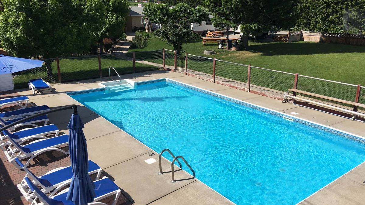 Okanagan-Similkameen Hotel | Maple Leaf Motel & RV Resort