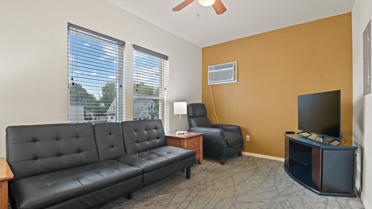 West Central Apartment | Maple Manor City Scene