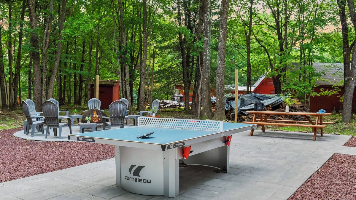 Briar Crest Woods House | Maple Oasis by AvantStay | Newly Built w/Hot Tub, Game Room & Fire Pit