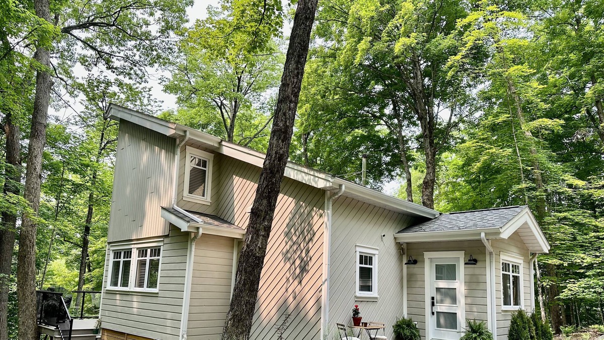 Minden Cabin | Maple Ridge: Private Waterfront Cottage Property
