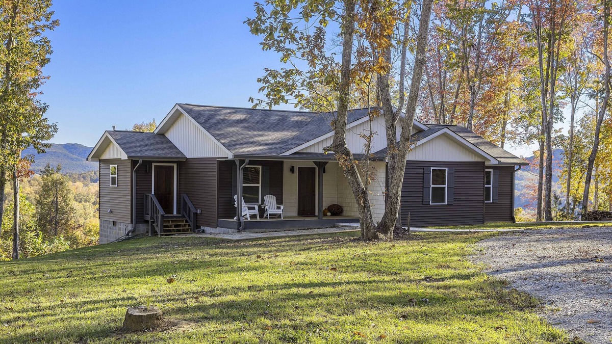Elgin Cabin | Maple Ridge - Ridge Road Scenic Cabins - Brimstone Recreation and Big South Fork