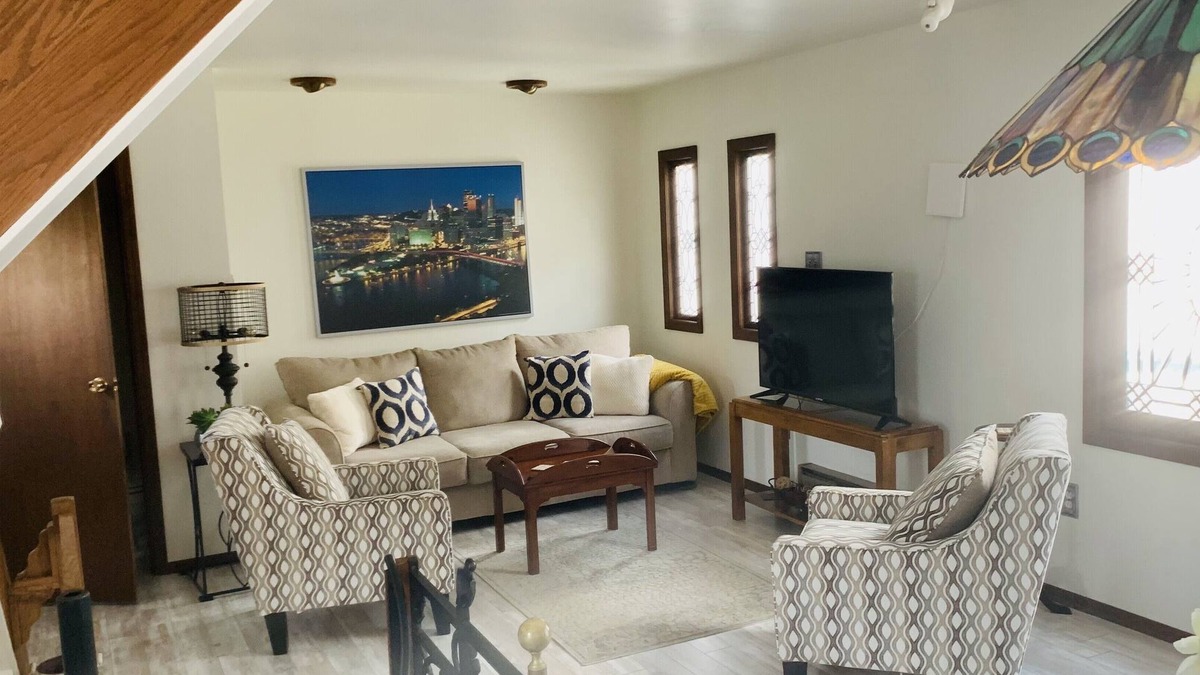 Mount Washington Cottage | Maple Terrace -Mt Washington -15 steps to Grandview Ave. and the amazing views!