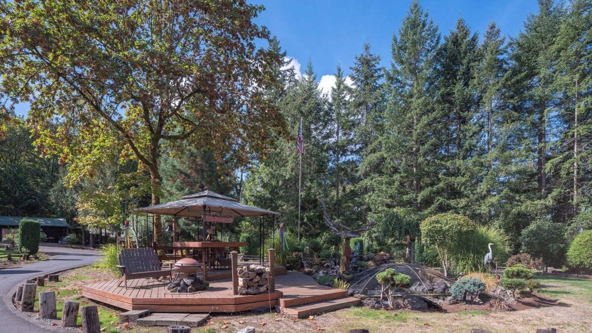 Woodland Bed & Breakfast | MapleRidge House: A BnB For All Seasons!