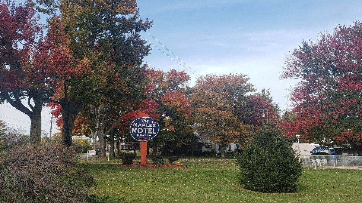 Huron Hotel | Maples Motel