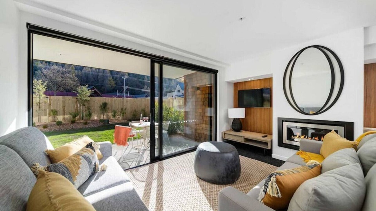 Arthur's Point Apartment | Mara Apartment @ the base of Coronet Peak