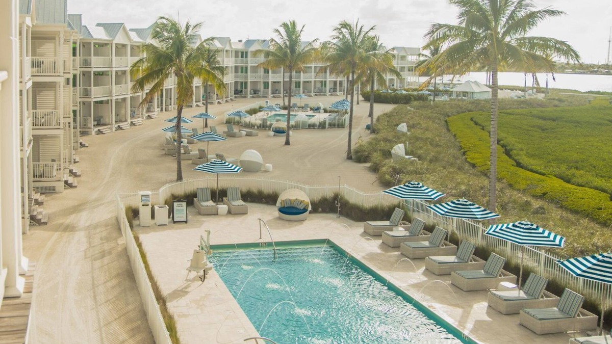 Marathon Apartment | Marathon Oceanfront | 2 King Beds + Balcony