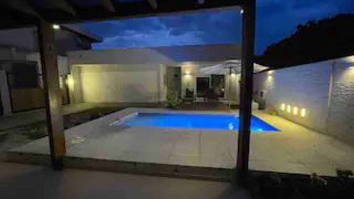 Arroio Teixeira House | Maravilhosa Casa na Praia com Piscina com 4 Quartos