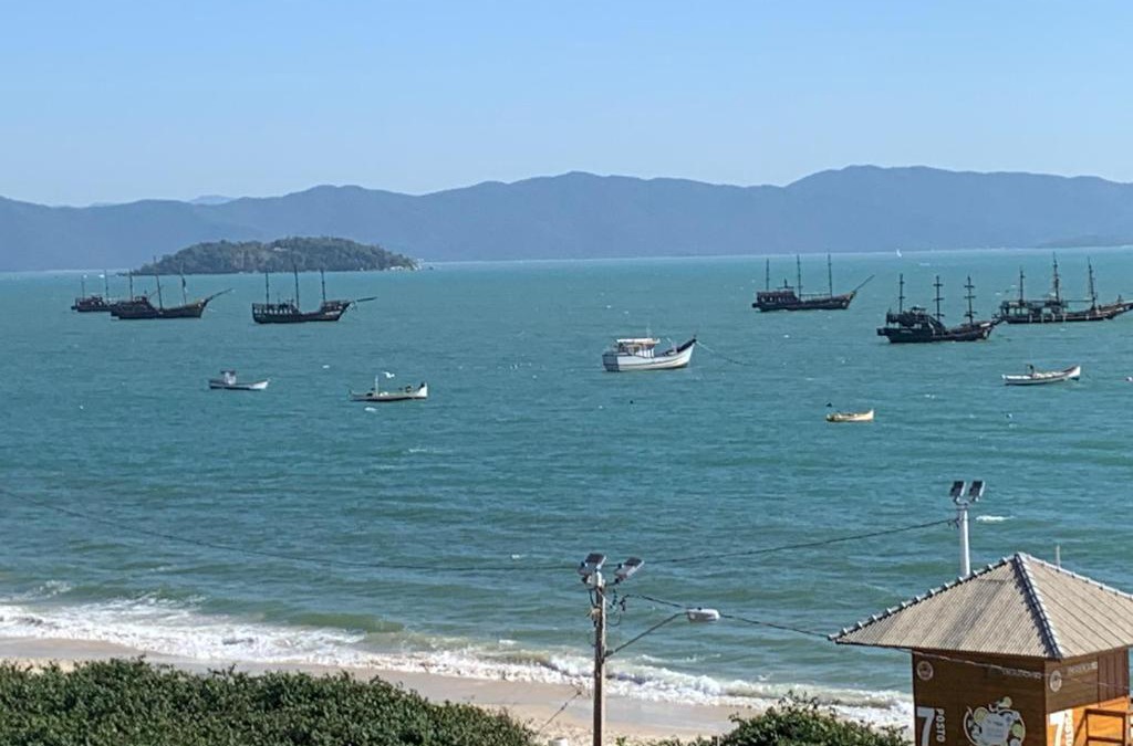 Cachoeira do Bom Jesus Apartment | Maravilhoso apartamento Beira-mar praia da cachoeira Florianópolis
