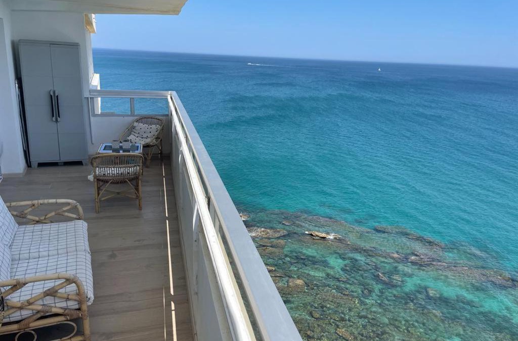 Cabrita Apartment | Maravilloso apartamento en primera línea de playa.