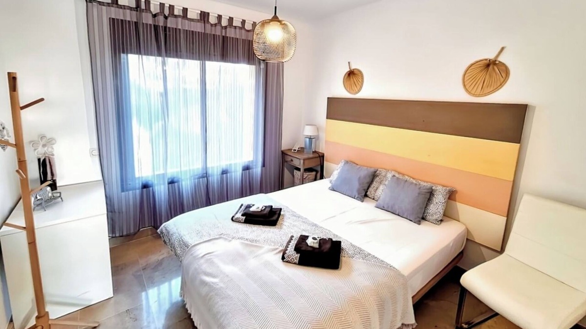 Castillo de Sabinillas Apartment | Marbella area, apartment for 6 people, 500m from the beach and amenities