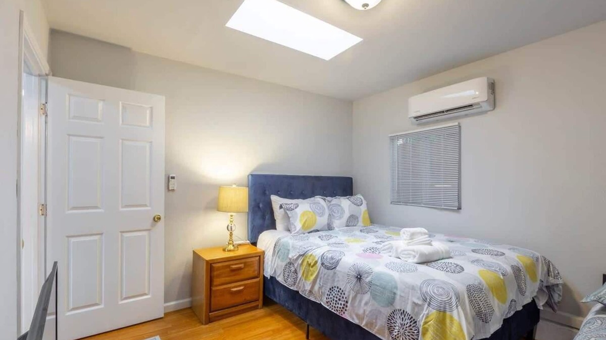 Redwood City House | @ Marbella Lane - 2BR Guest House |DTWN RWC| Pking