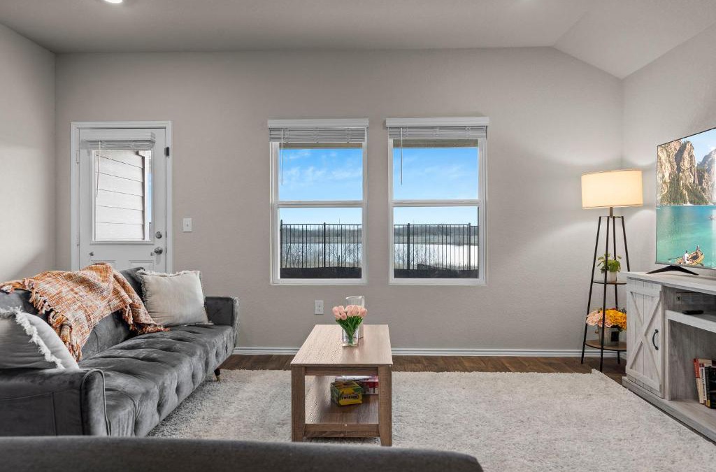 Austin House | @ Marbella Lane - Amazing 4BR Lakeview Home