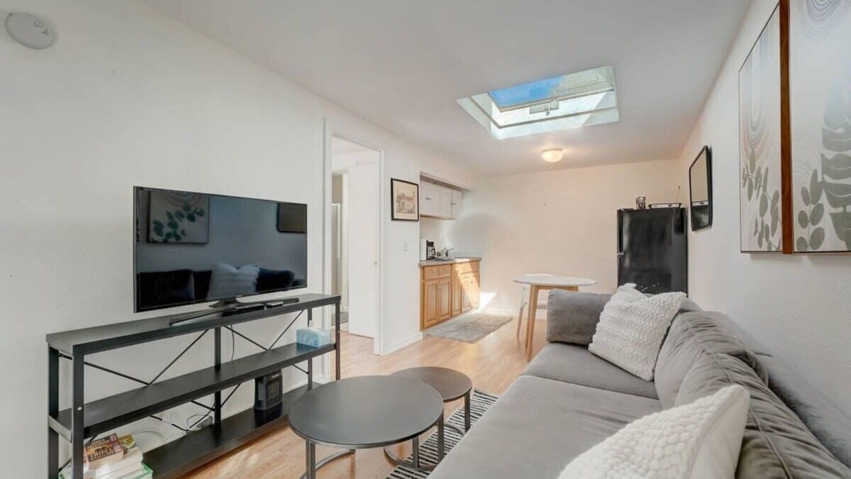 Downtown North House | @ Marbella Lane -Cozy 1BR Studio in Palo Alto DWTN