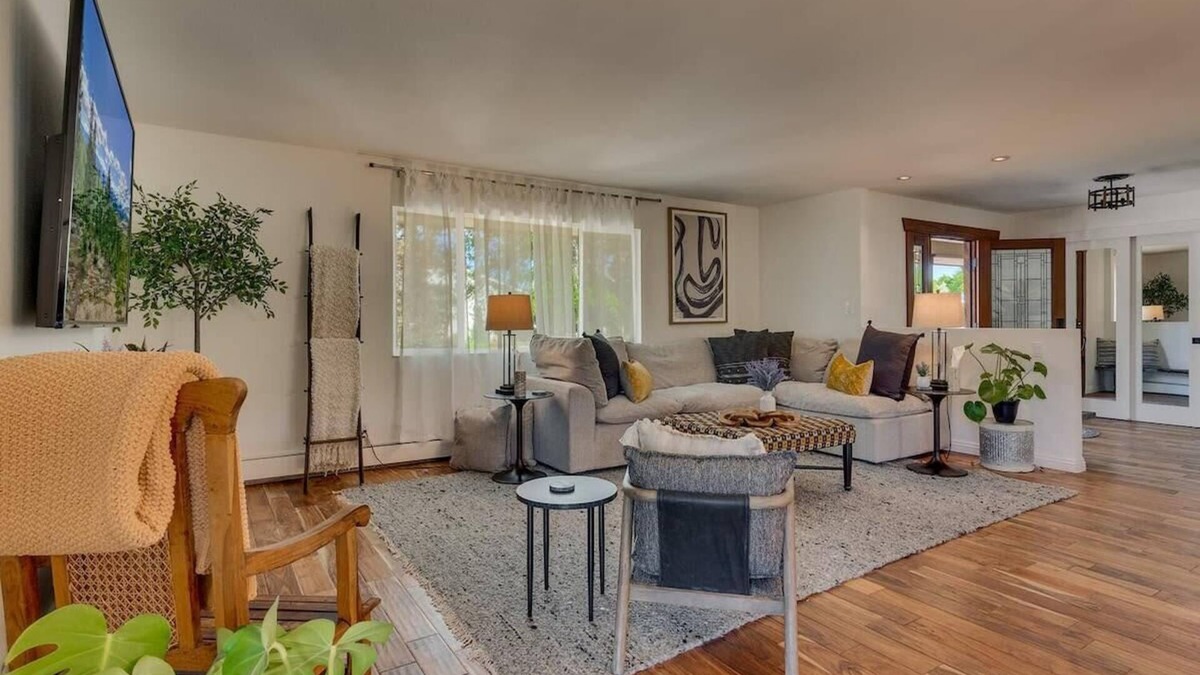 Reno/Tahoe Airport House | @ Marbella Lane - Eccentric 4BR Modern Ranch Home