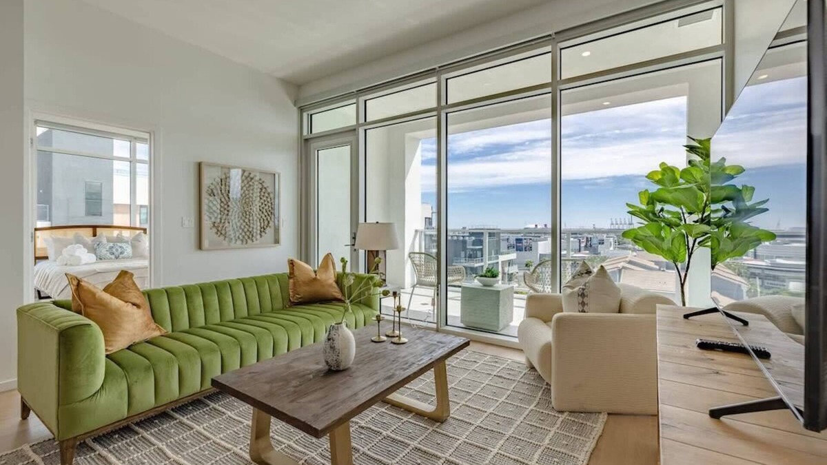 Waterfront Apartment | @ Marbella Lane - Sleek Corner | Ocean View