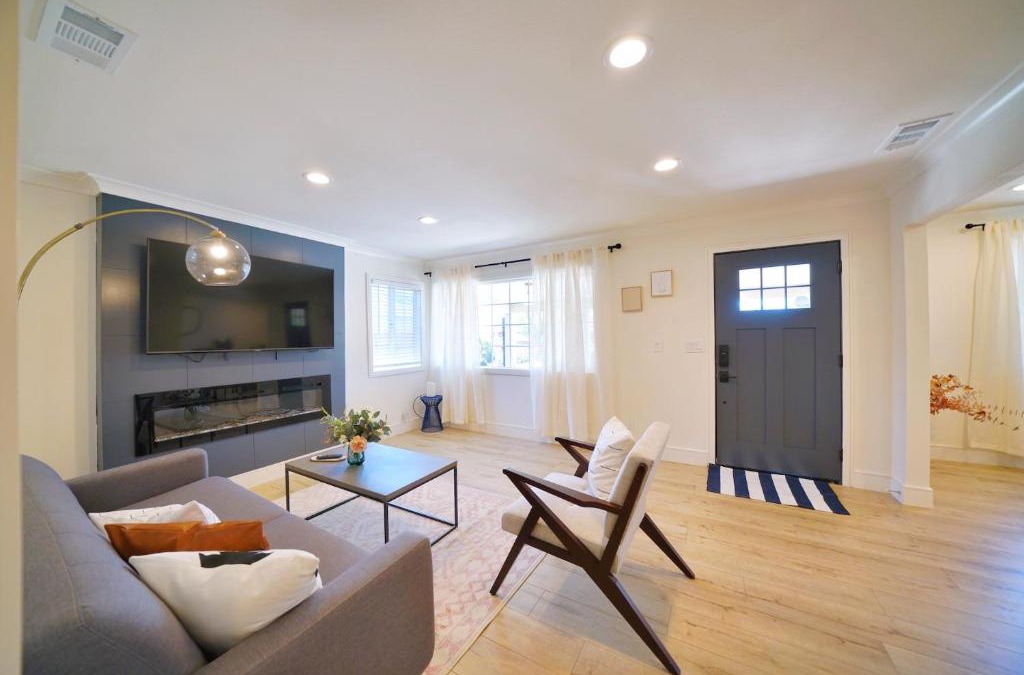Redwood City House | @ Marbella Lane - Vibrant 4BR RWC Ldry + P