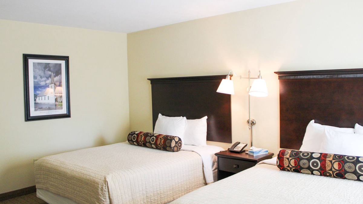 Kelleys Island Hotel | Marblehead Suite at Kelley's Island Venture Resort