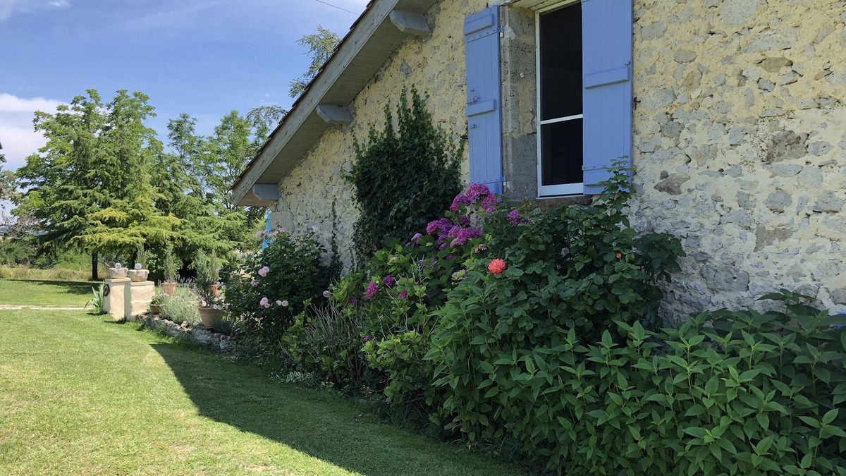 Moncrabeau Cottage | Marcadis Gite @Finders Keepers France. Adult only site with 16 acres and a lake