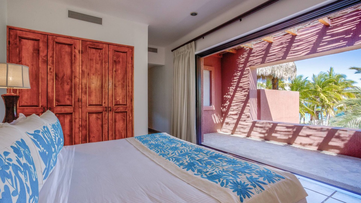 Ensenada Los Muertos Villa | Marcela up: Oceanview 2 bedr with private balcony