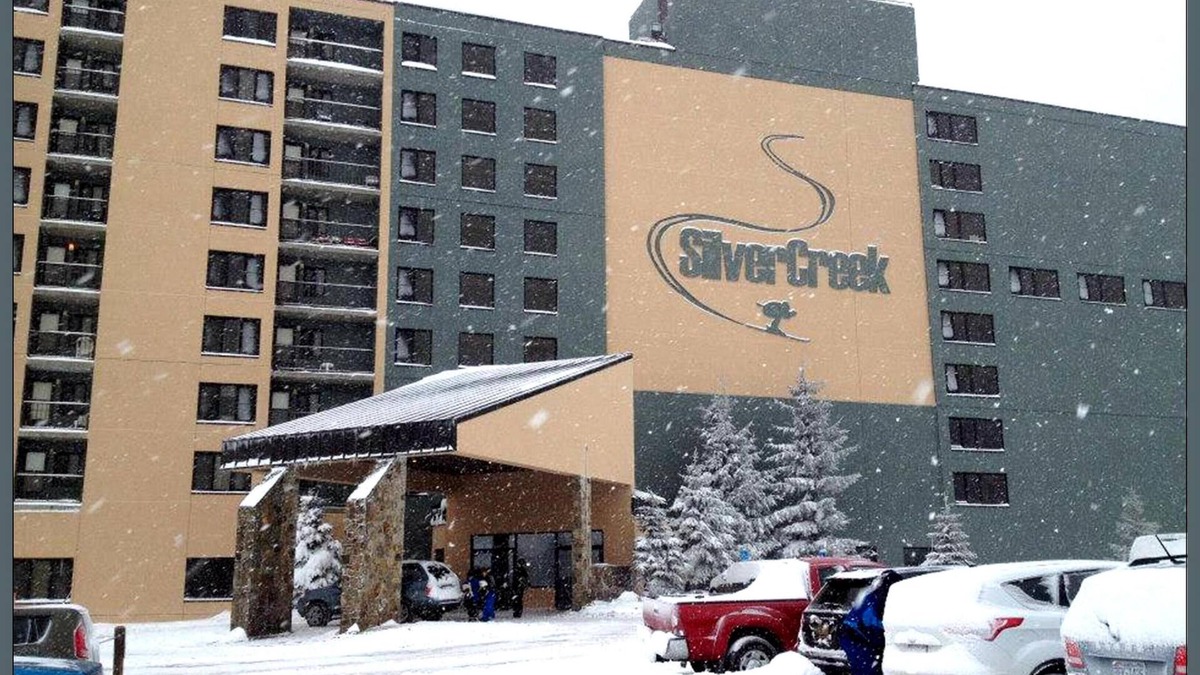 Snowshoe Condo | March Deals - Silvercreek Lodge! 2BDR/2Bath. Ski In/Out, Wifi, Pool, Hot Tub