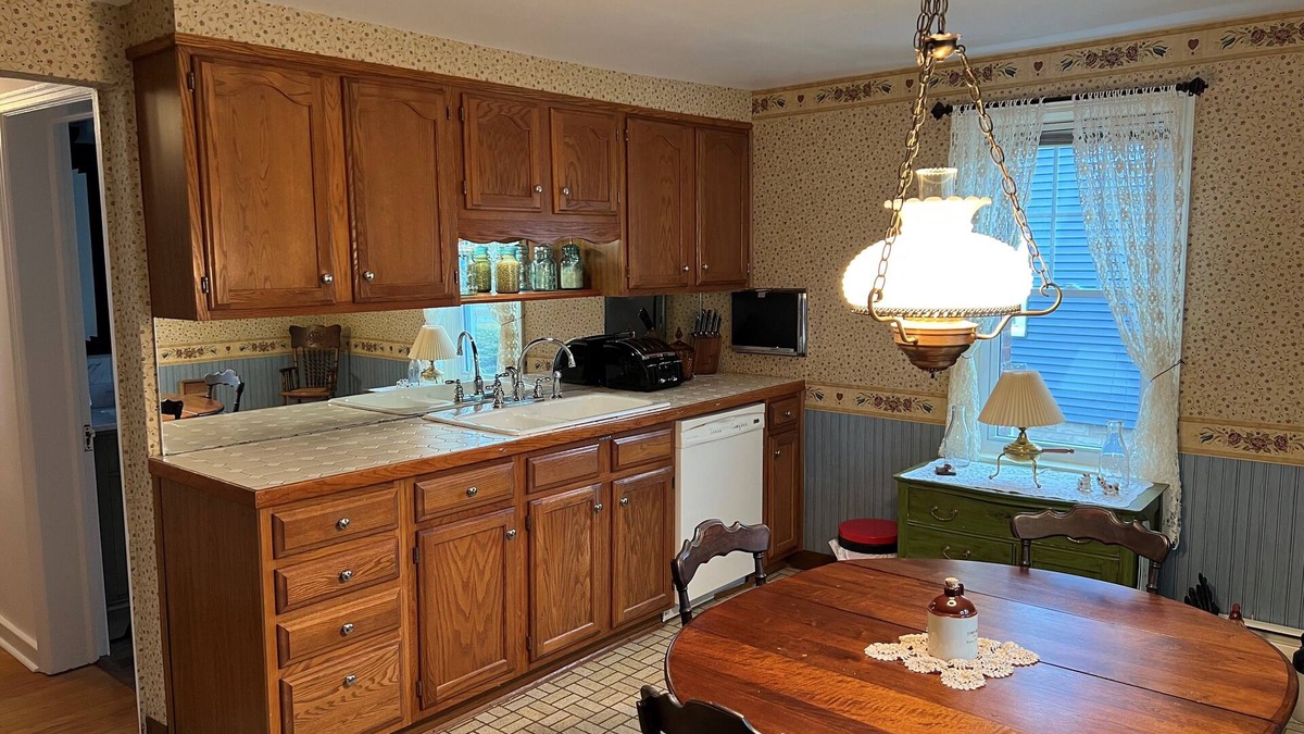 Marcy Apartment | Marcy NY! 4BR first floor on the Erie Canal! Sleeps a family of six.