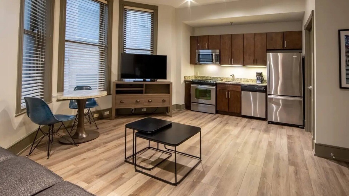 Central Business District Resort | Mardi Gras in New Orleans 2/9/24 - 2/16/24! 1 BR/1 BA. Come visit the Big Easy!