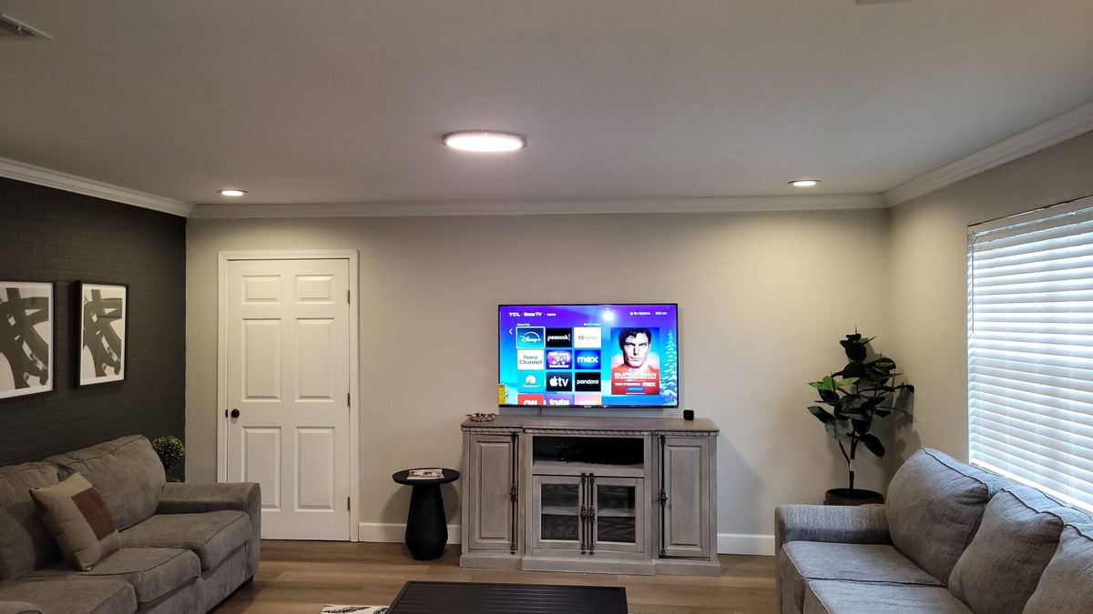 Mobile House | Mardi Gras Visitors Are Welcome! 3 Bedrms/4 Beds. 1.5 Ba. Spacious