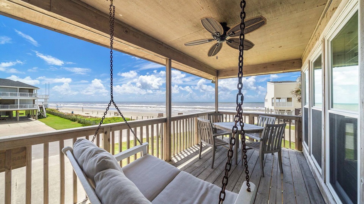 Pirates Beach House | Maree by the Sea | Stunning Water Views