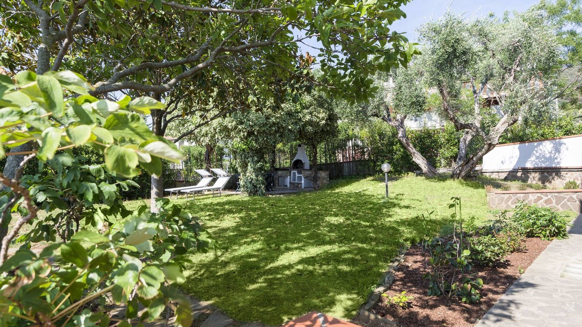 Zona 167 Scarlino Apartment | Maremma apartment with panoramic sea view, pets allowed