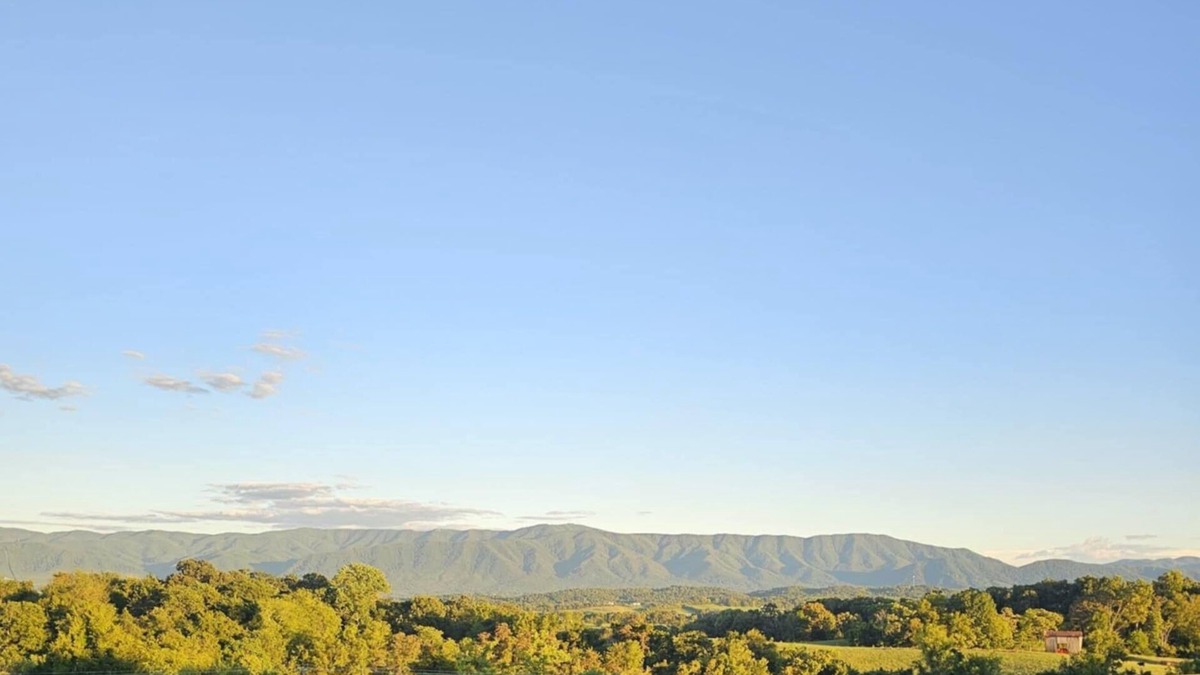 Greeneville House | MARGARET'S PLACE ON SUNNYSIDE. A charming home for countryside relaxation